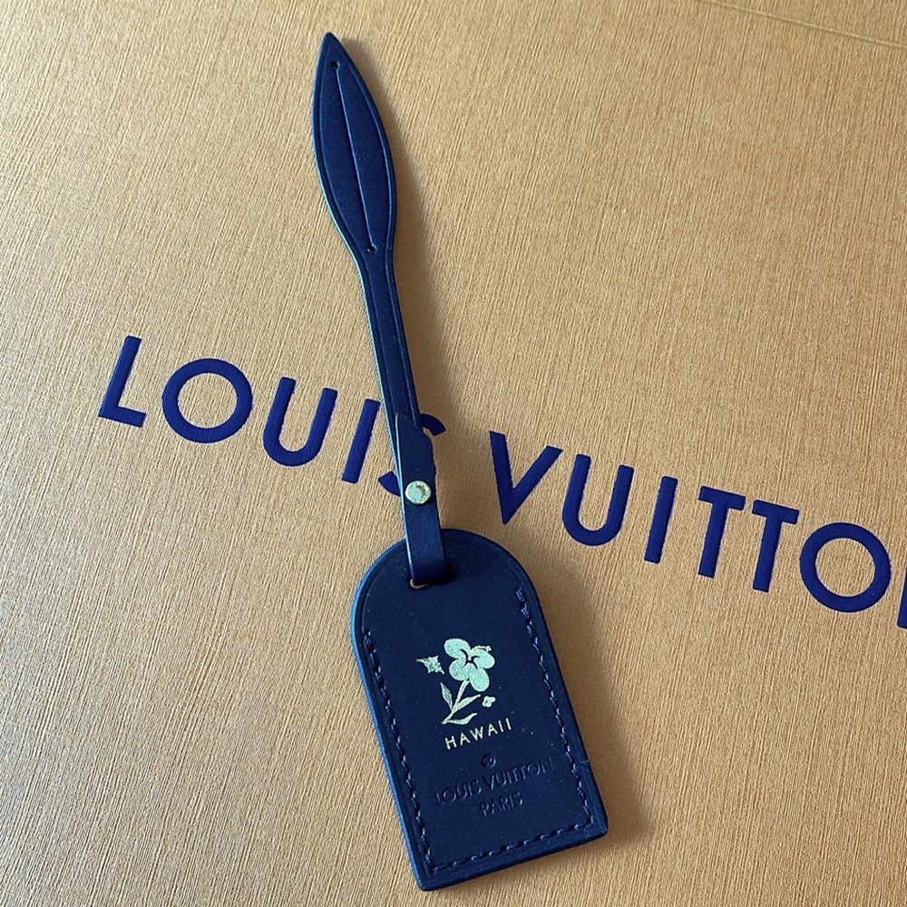 Small Louis Vuitton black luggage tag with Hawaii Hotstamp in gold - brand new